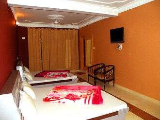 Hotel Maya Ji, Chintpurni 4